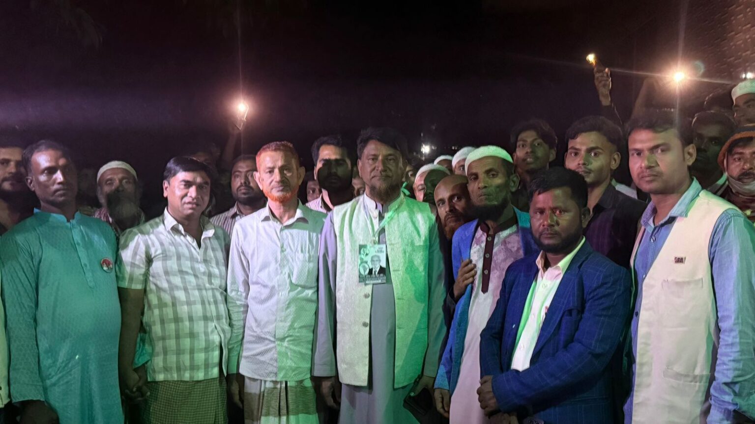 ধানের শীষের বিজয় উদযাপন: মরহুম রিয়াদ এর পরিবারের পাশে বিএনপি নেতাকর্মীরা