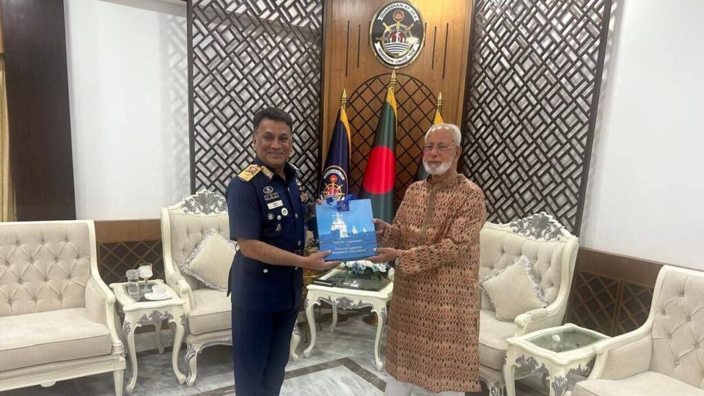 মহেশখালী-কুতুবদিয়ায় নিরাপত্তা জোরদারে কোস্ট গার্ড প্রধানের সঙ্গে এমপি ফরিদের বৈঠক