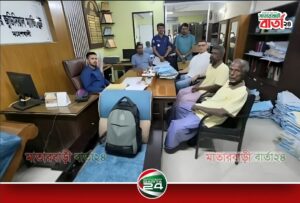 কাঁচা মাছ খেয়ে ৩৬ দিন সাগরে ভেসে থাকা জেলেদের কৃতজ্ঞতা, উদ্ধারকারীকে নৌকা উপহার
